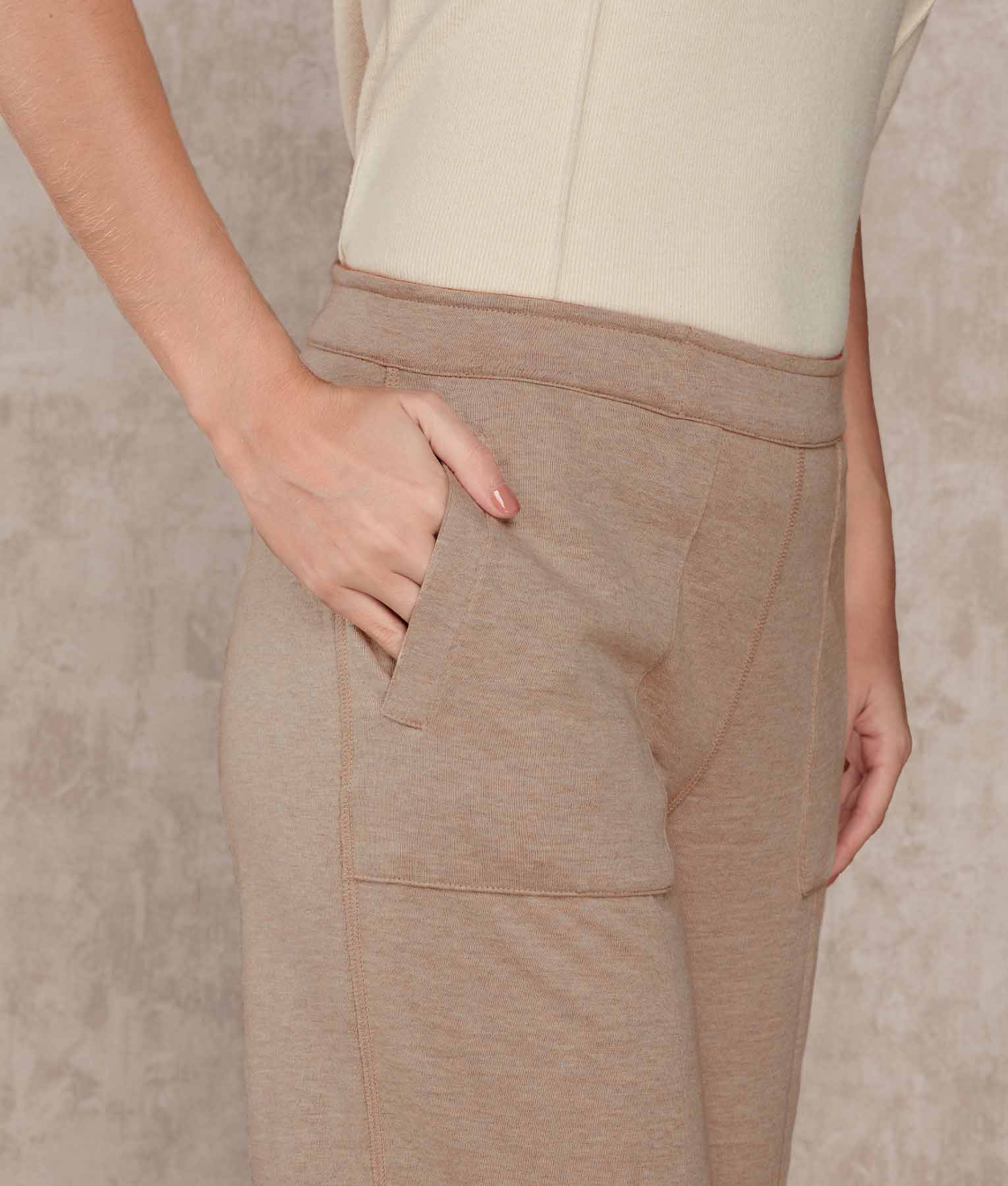 Pantalon Basico Estrecho - Caramelo tostado y Arena natural