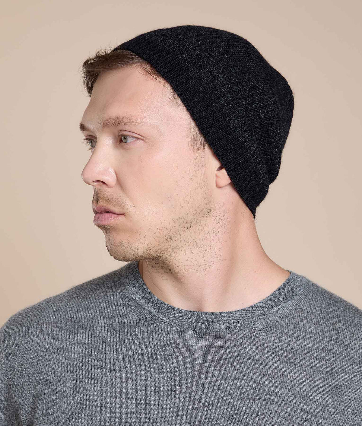 Gorro Reversible de Punto Acanalado