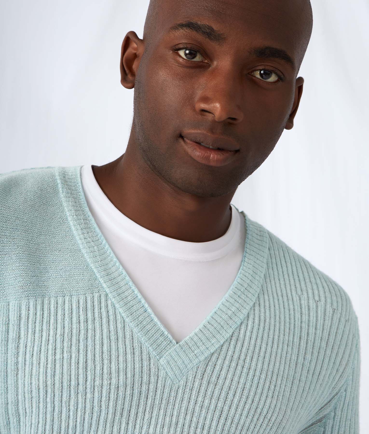 Chompa Vee Neck Heavy Rib