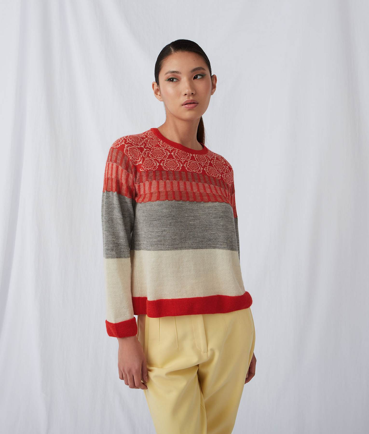 Chompa Vase Floreada