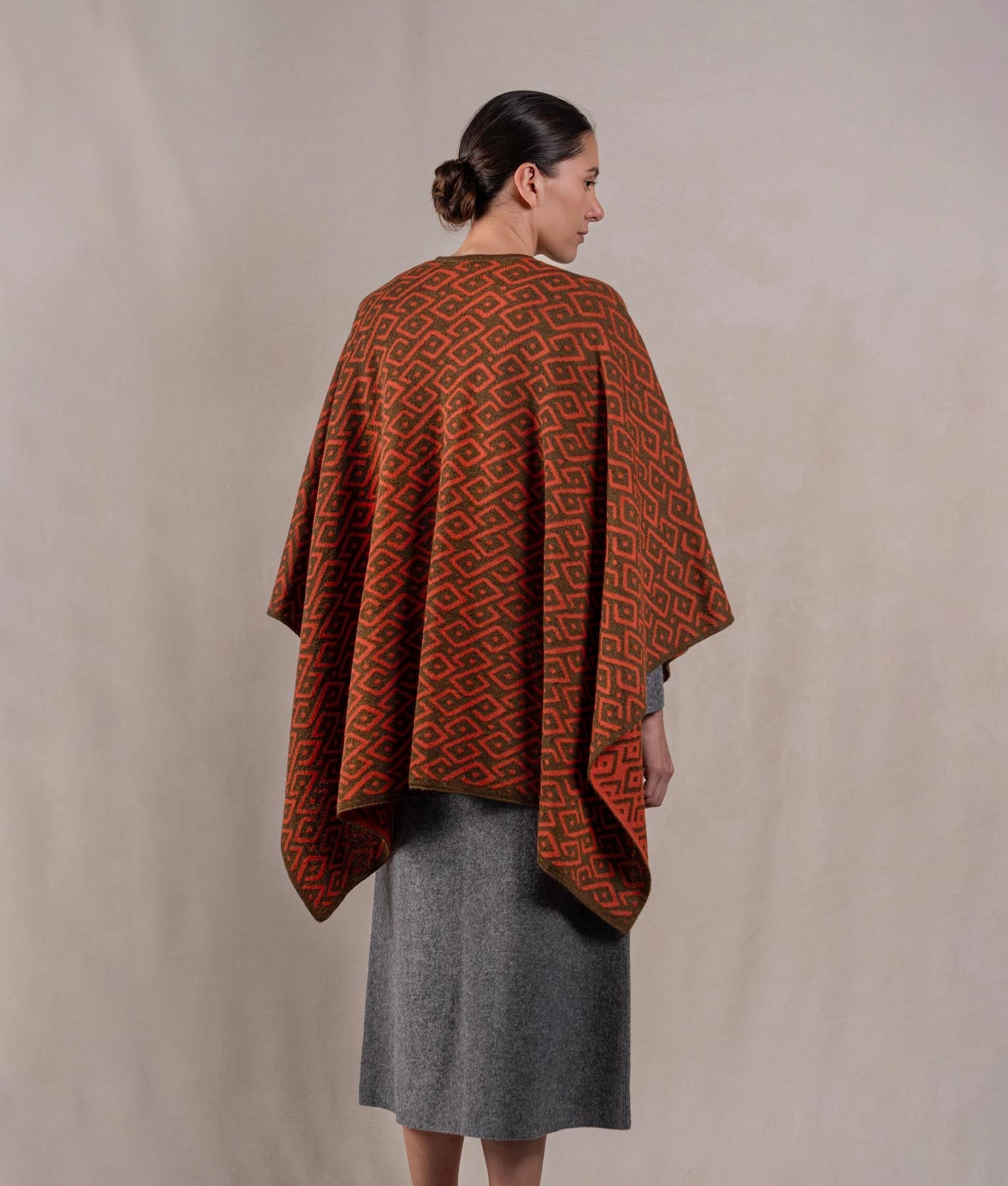 Capa Gala - Marrón Olivo Oscuro Y Rojo Terracota