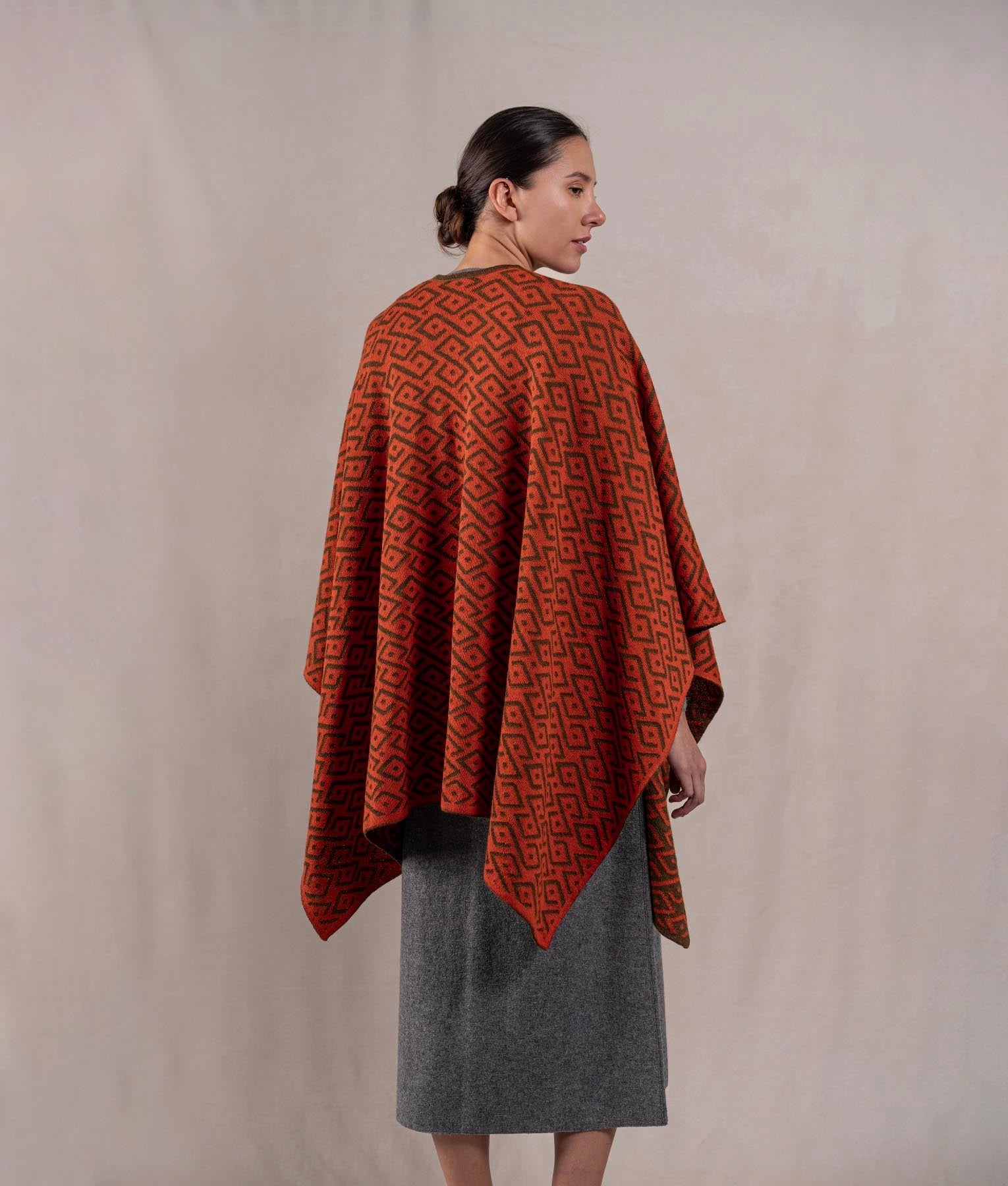 Capa Gala - Marrón Olivo Oscuro Y Rojo Terracota