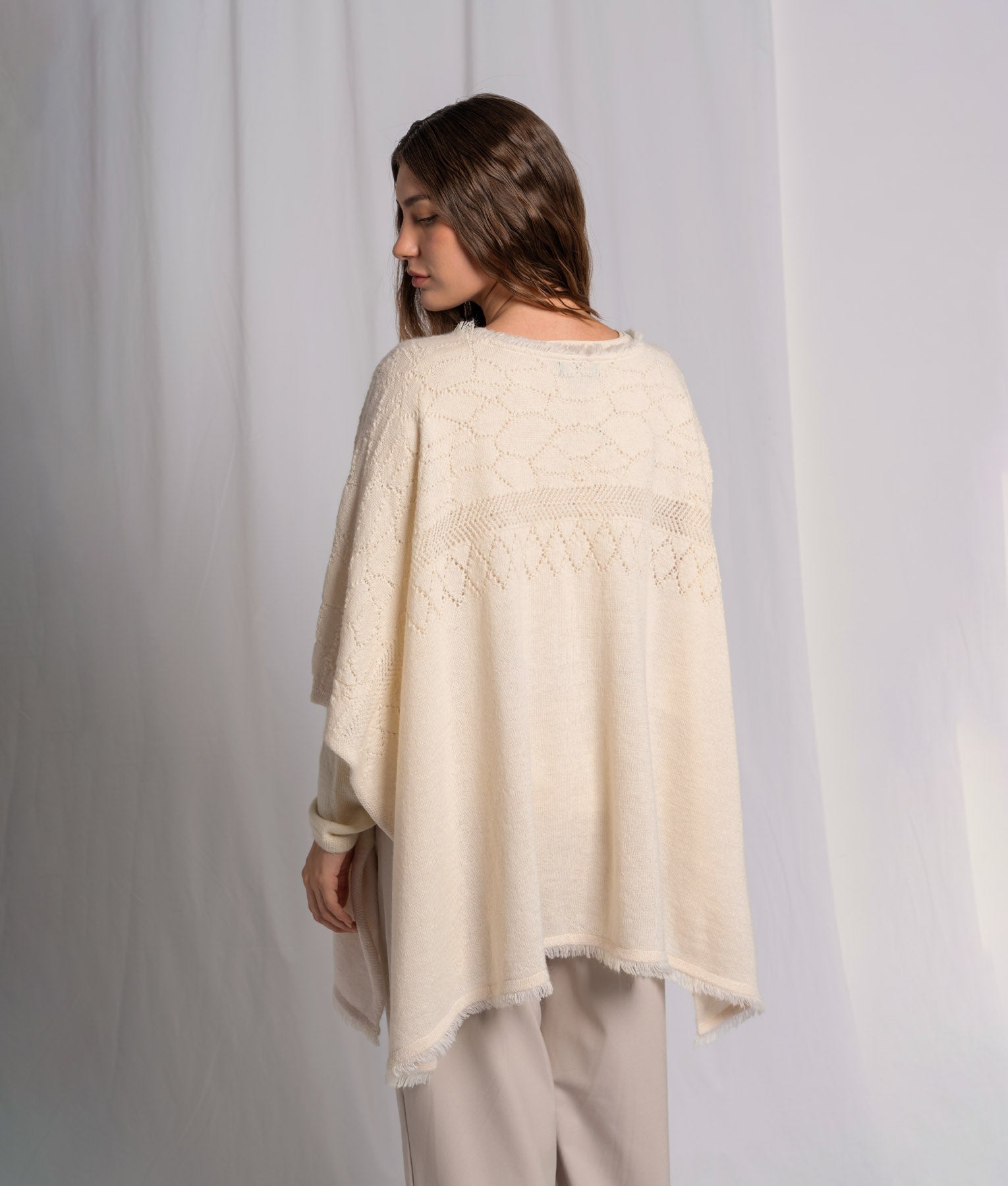 Poncho Flor Con Efecto De Encaje