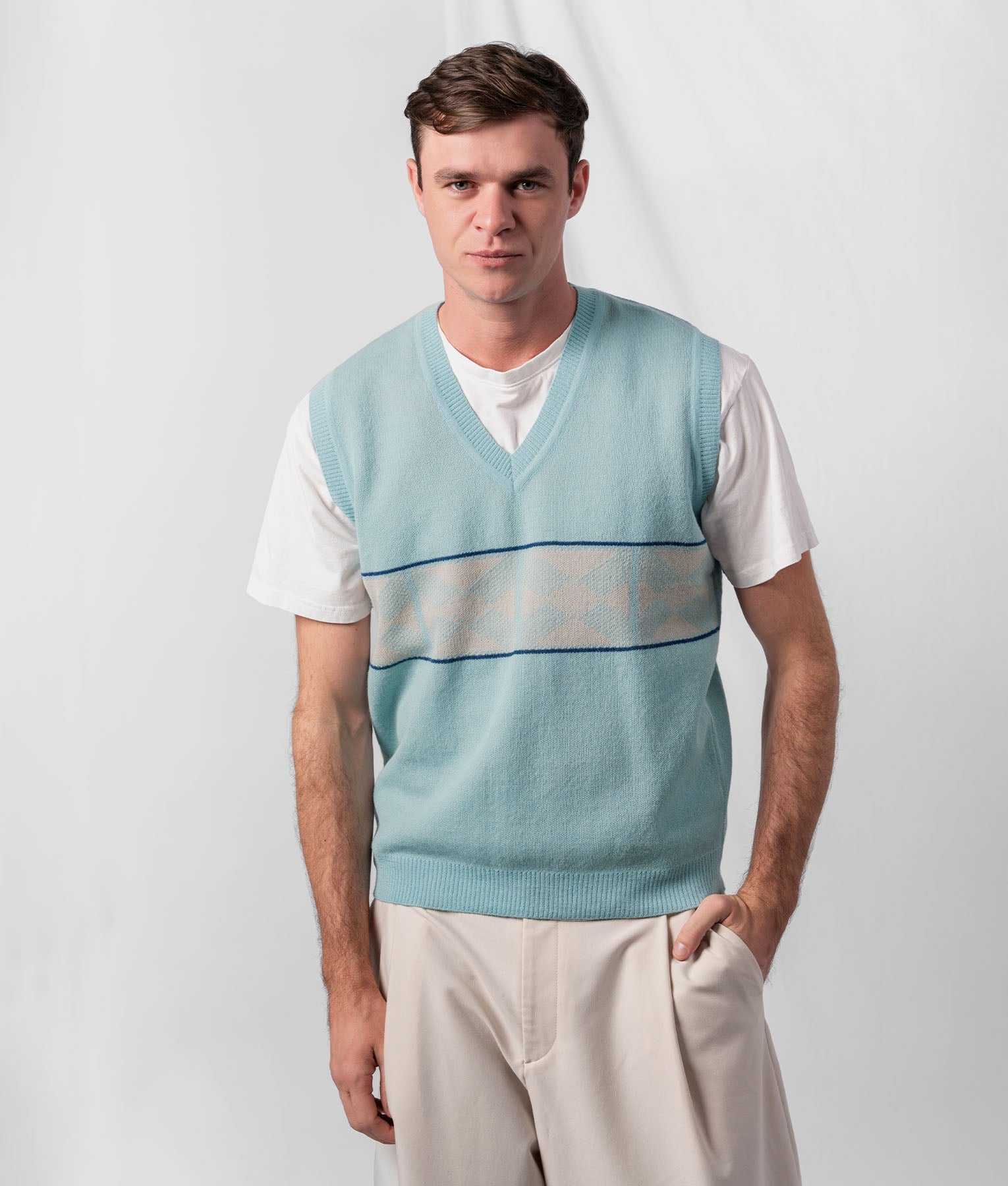 Chaleco Jacquard Relic Cuello En V - Azul Celeste Y Beige Claro