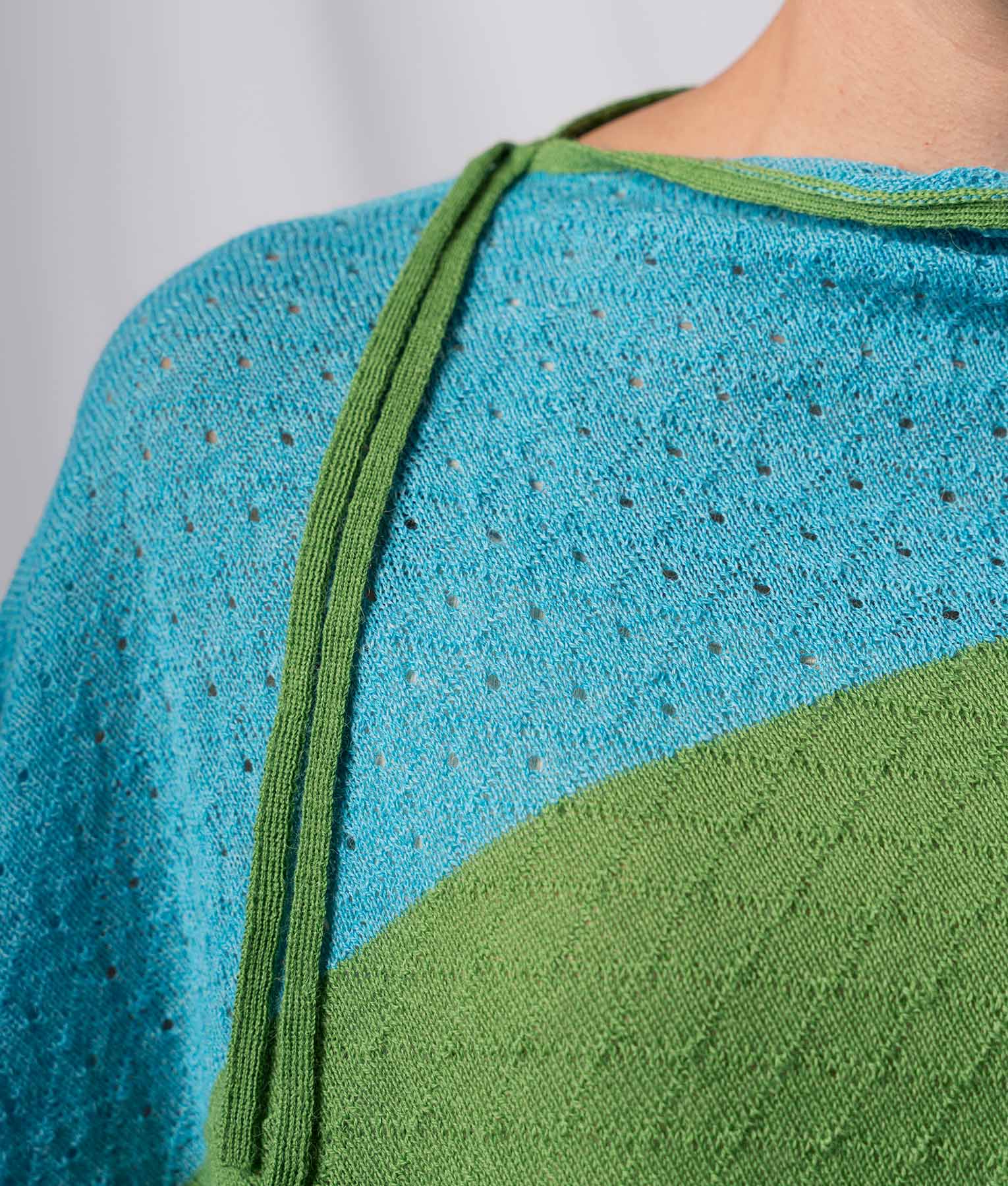 Poncho Con Enlaces Diamante - Verde Pasto Y Celeste Brillante