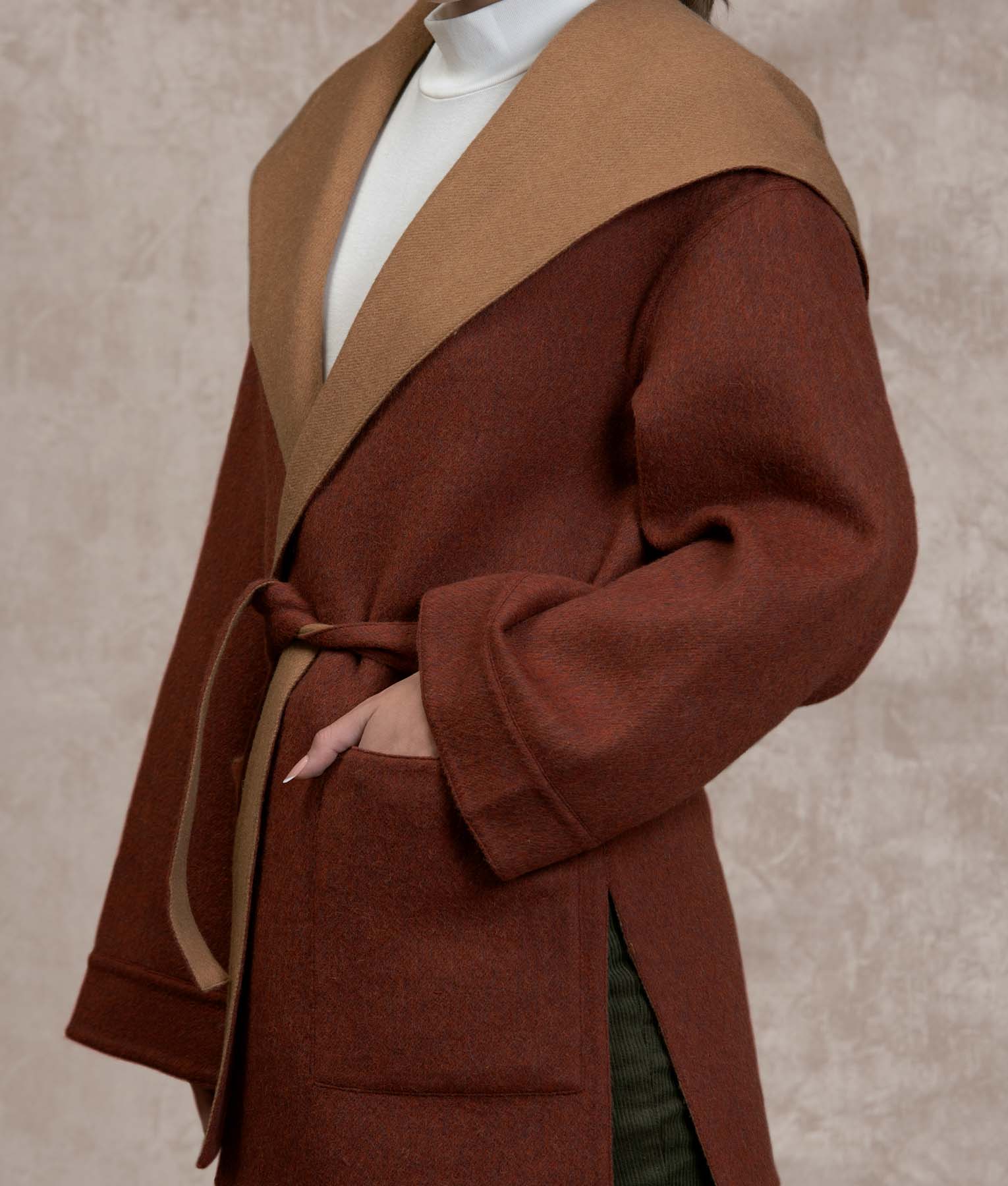 Abrigo Corto Con Cinturón