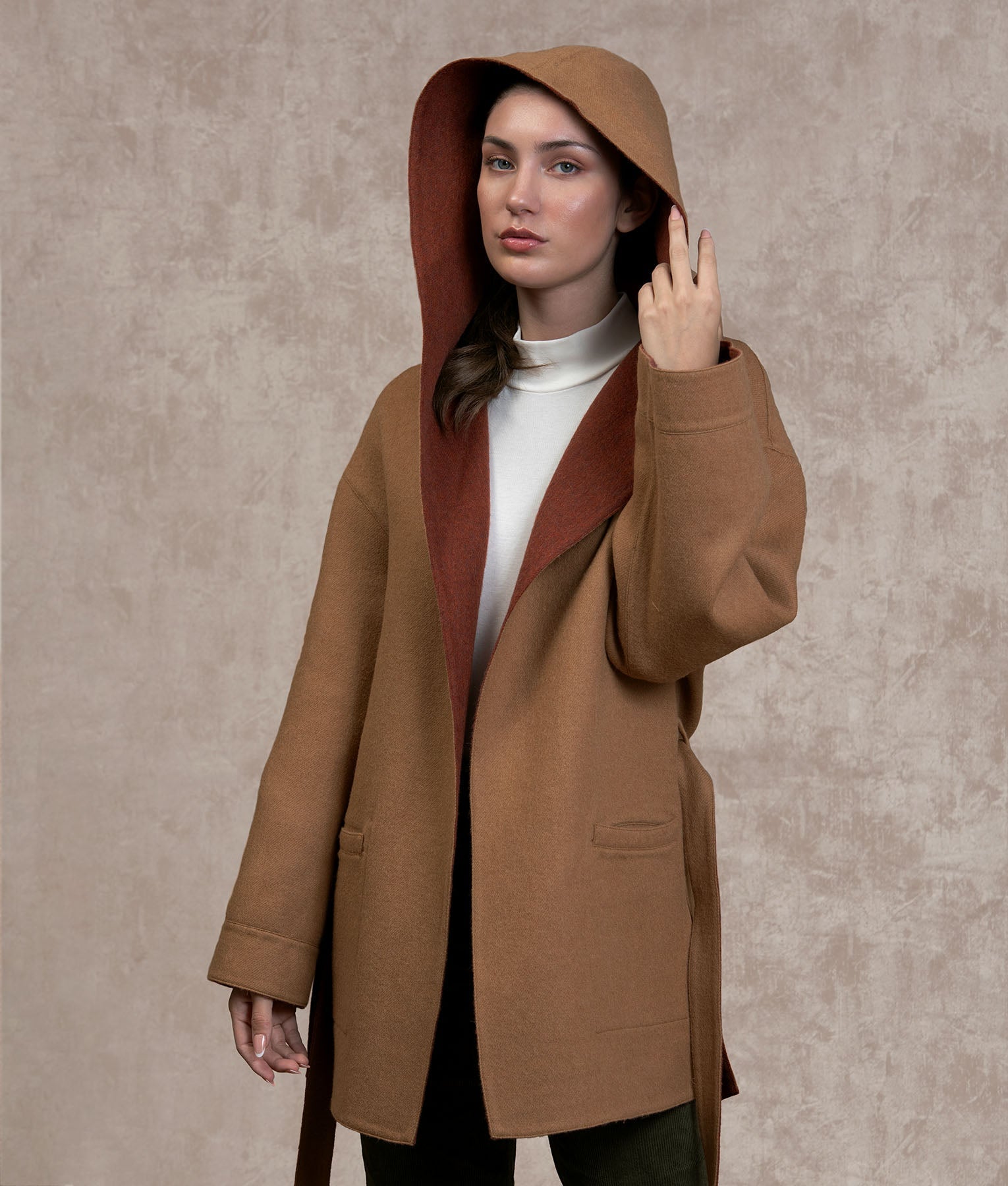 Abrigo Corto Con Cinturón