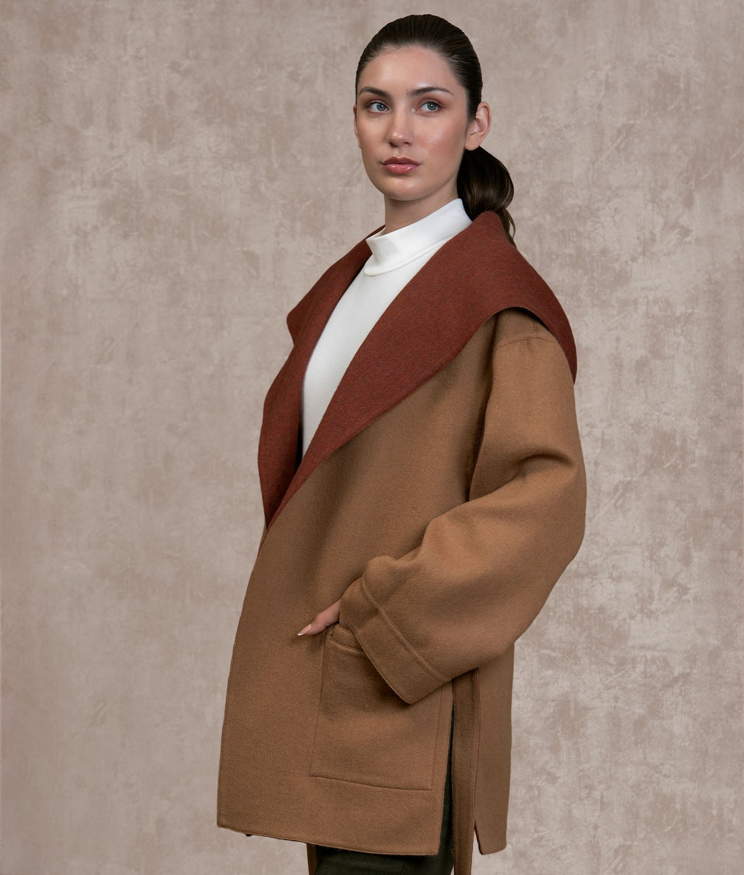 Abrigo Corto Con Cinturón