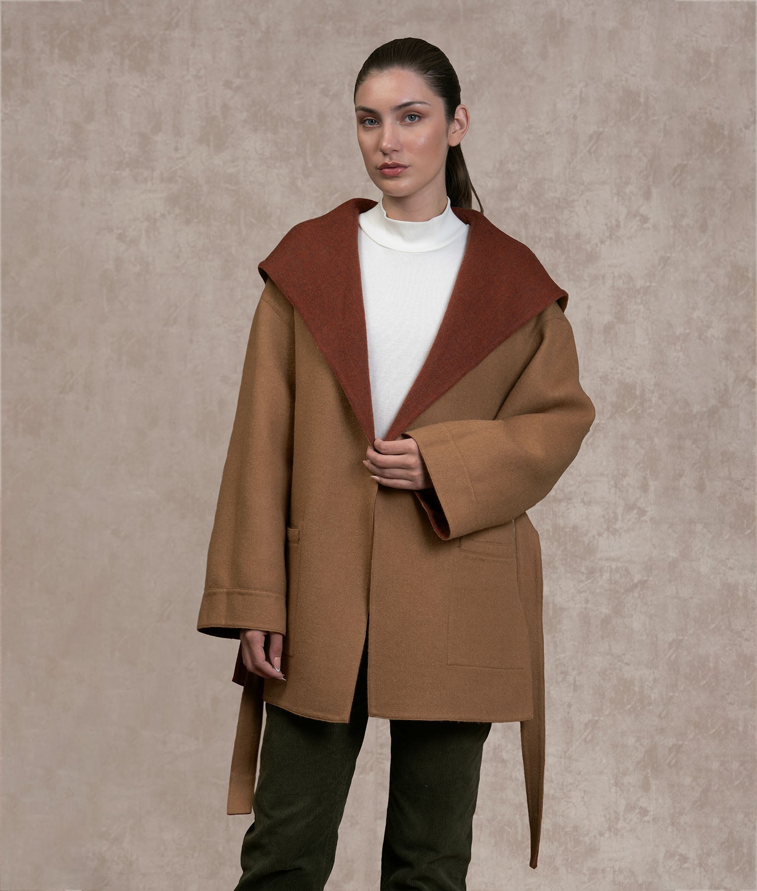 Abrigo Corto Con Cinturón