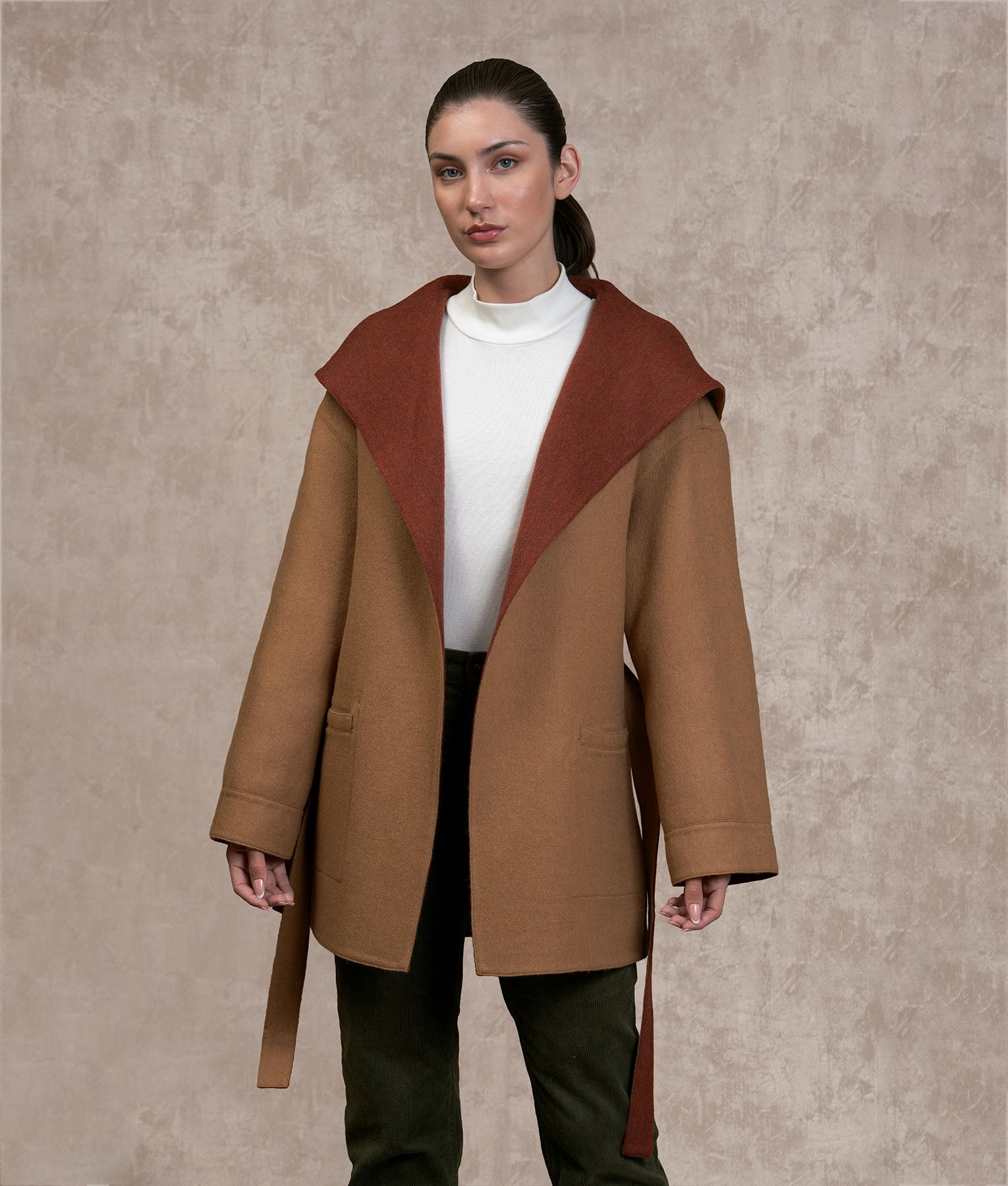 Abrigo Corto Con Cinturón