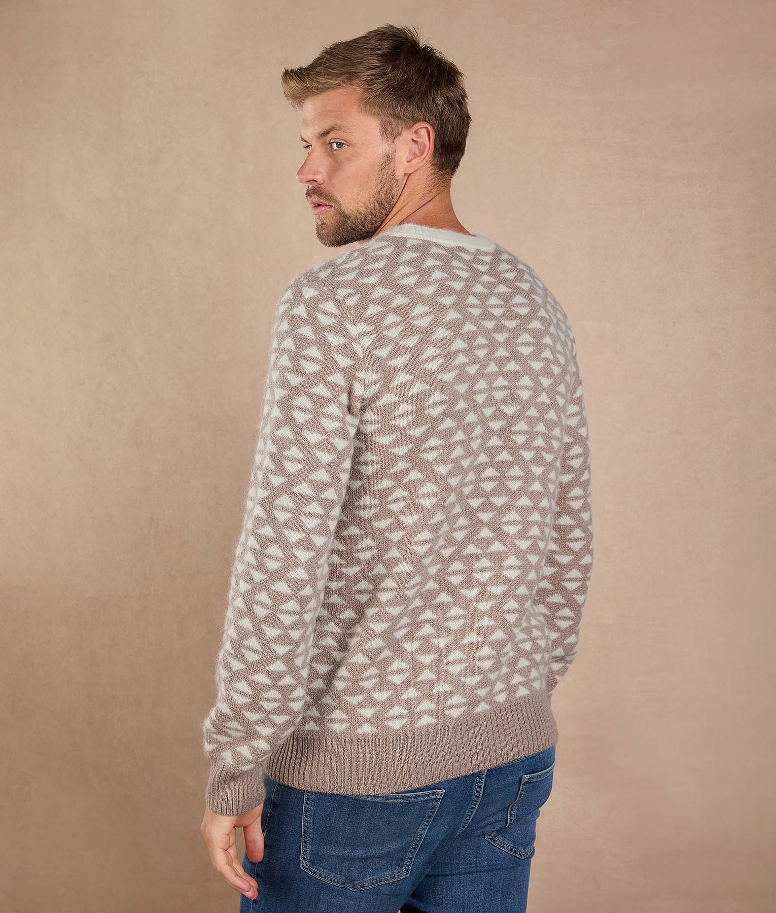 Chompa beige natural y blanco brillante