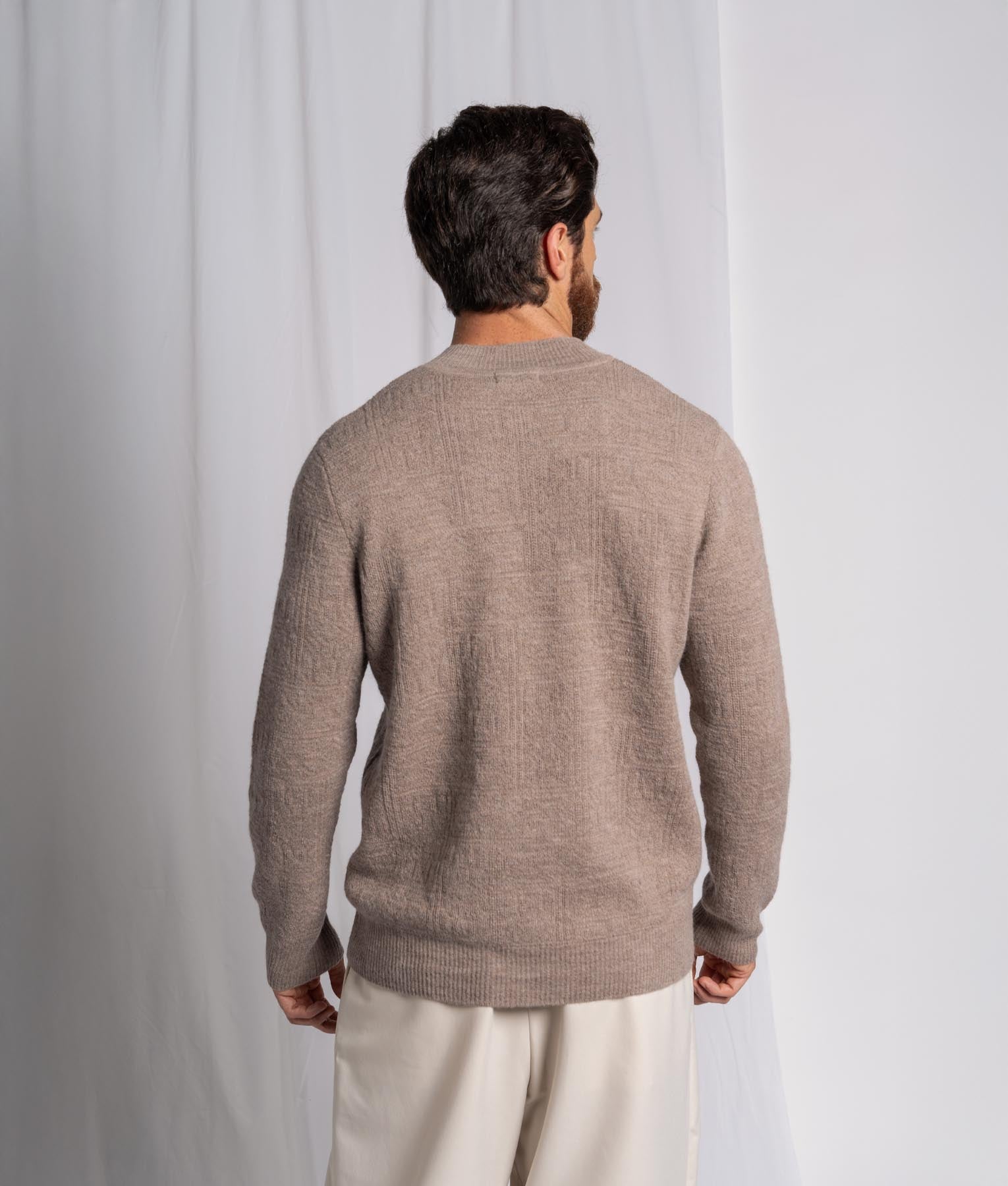 Chompa Monocolor Cuello Alto Con Cierre