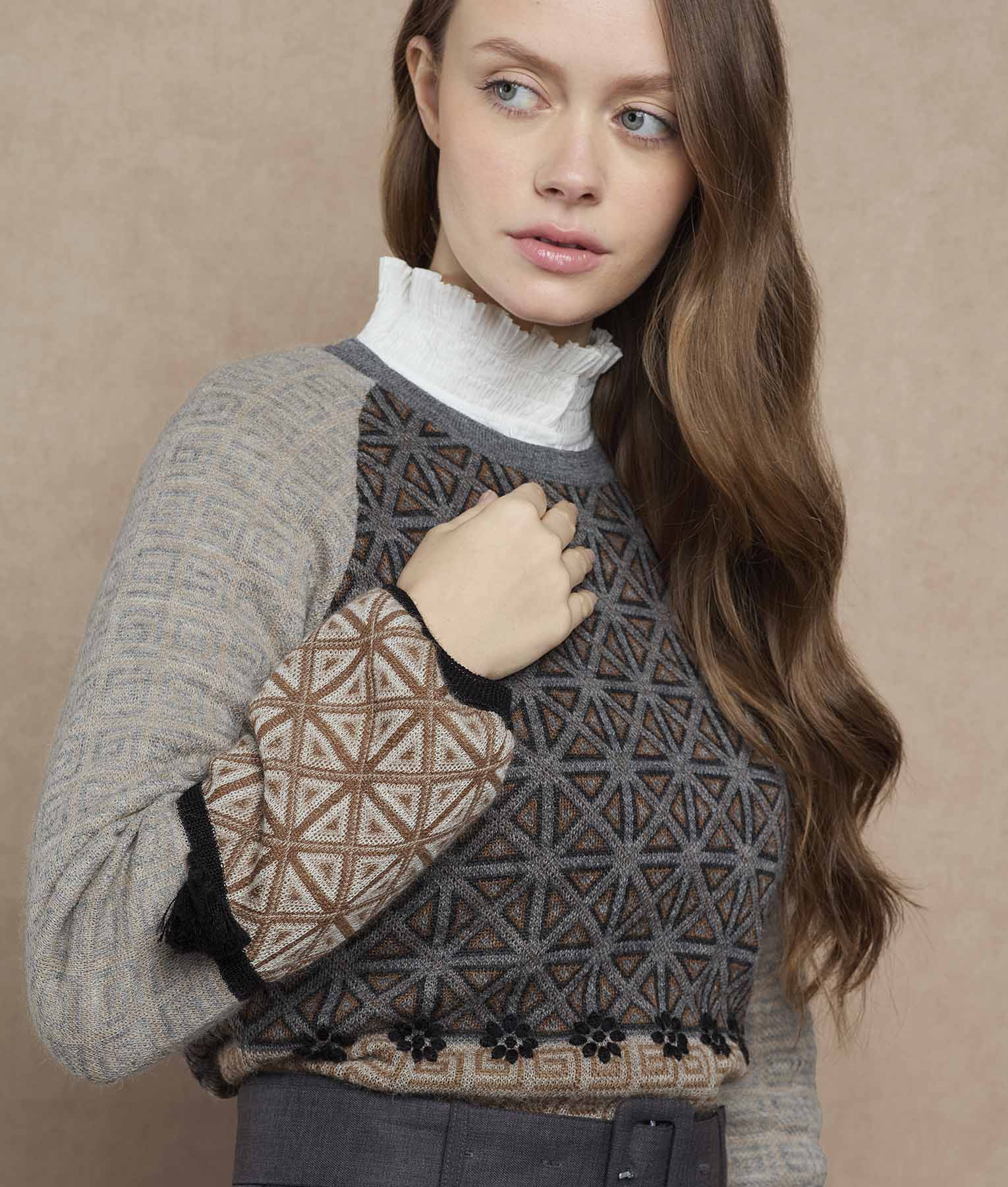 Chompa Jacquard Mangas Acampanadas