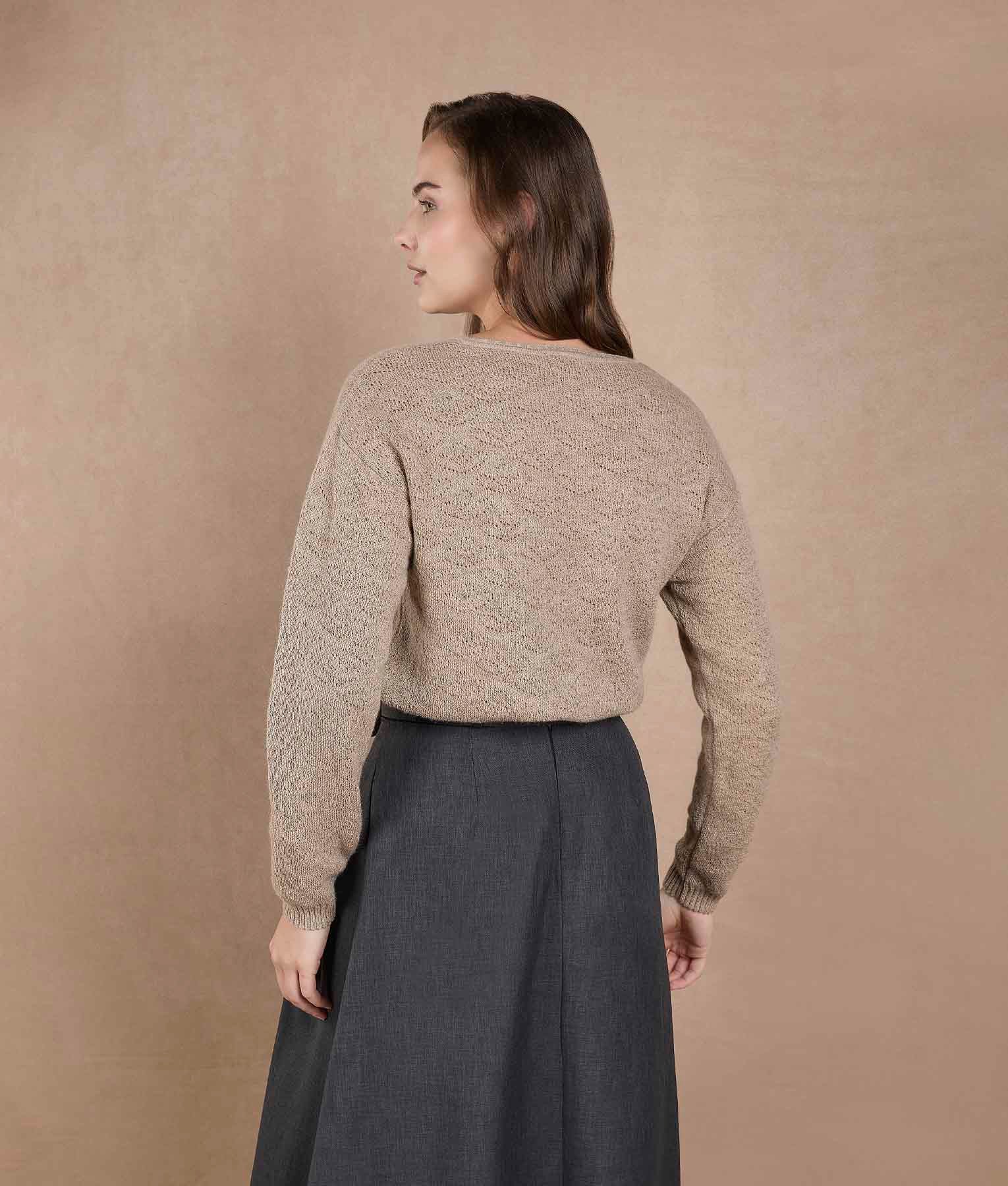 Chompa beige natural con flores