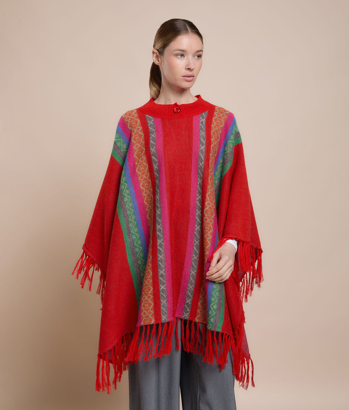 Poncho con Botones y Flecos