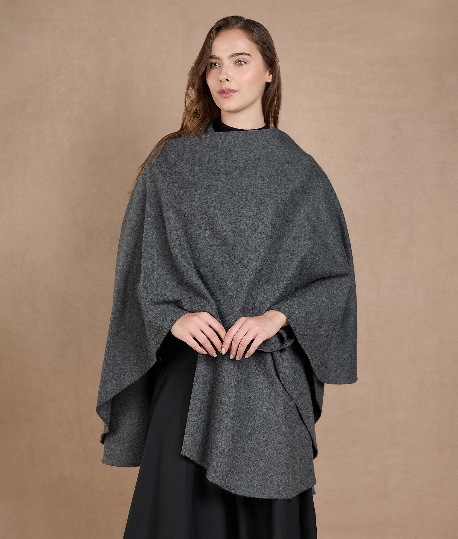 Ruana Baby Alpaca - Perla Ahumada