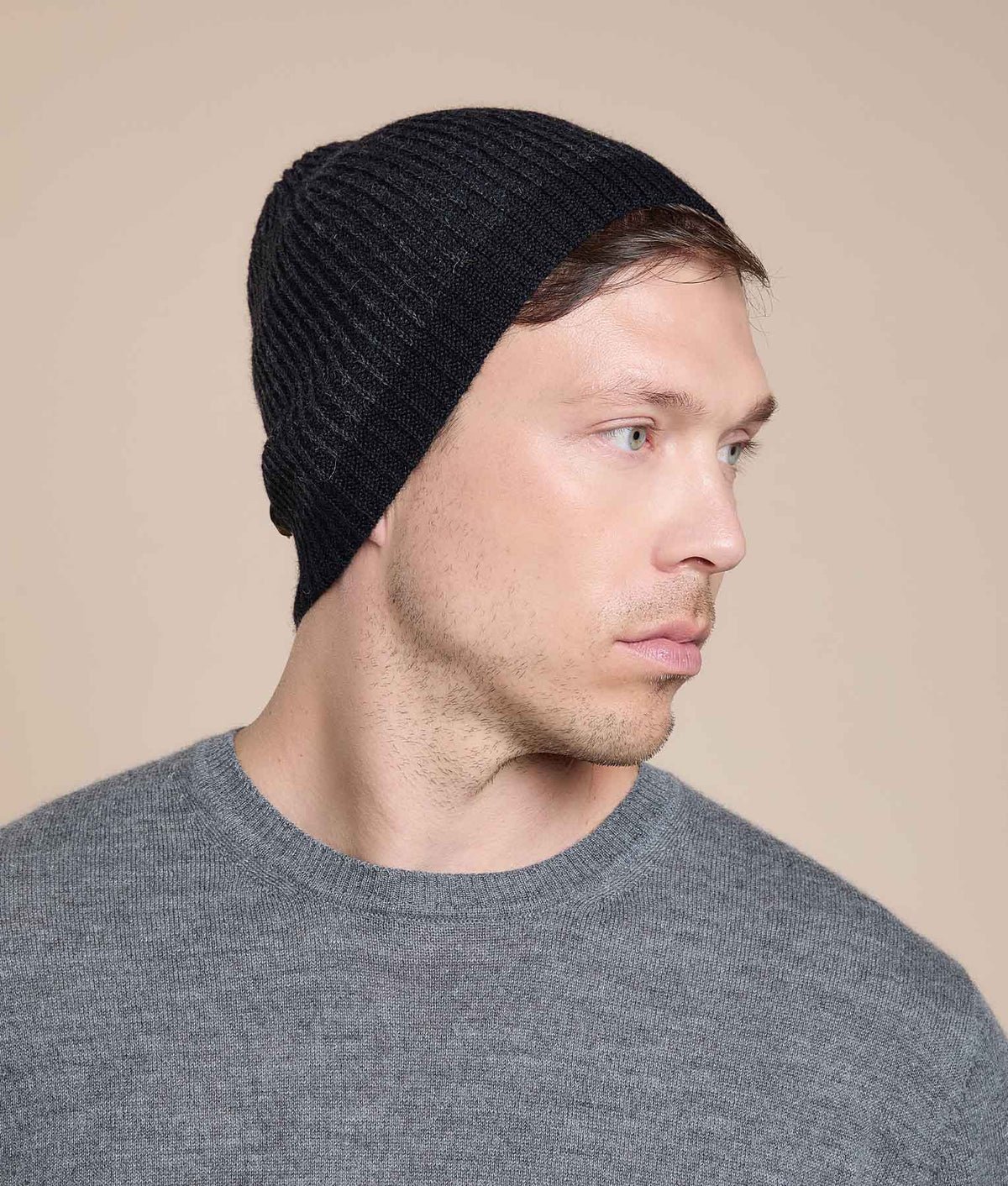 Gorro Reversible de Punto Acanalado