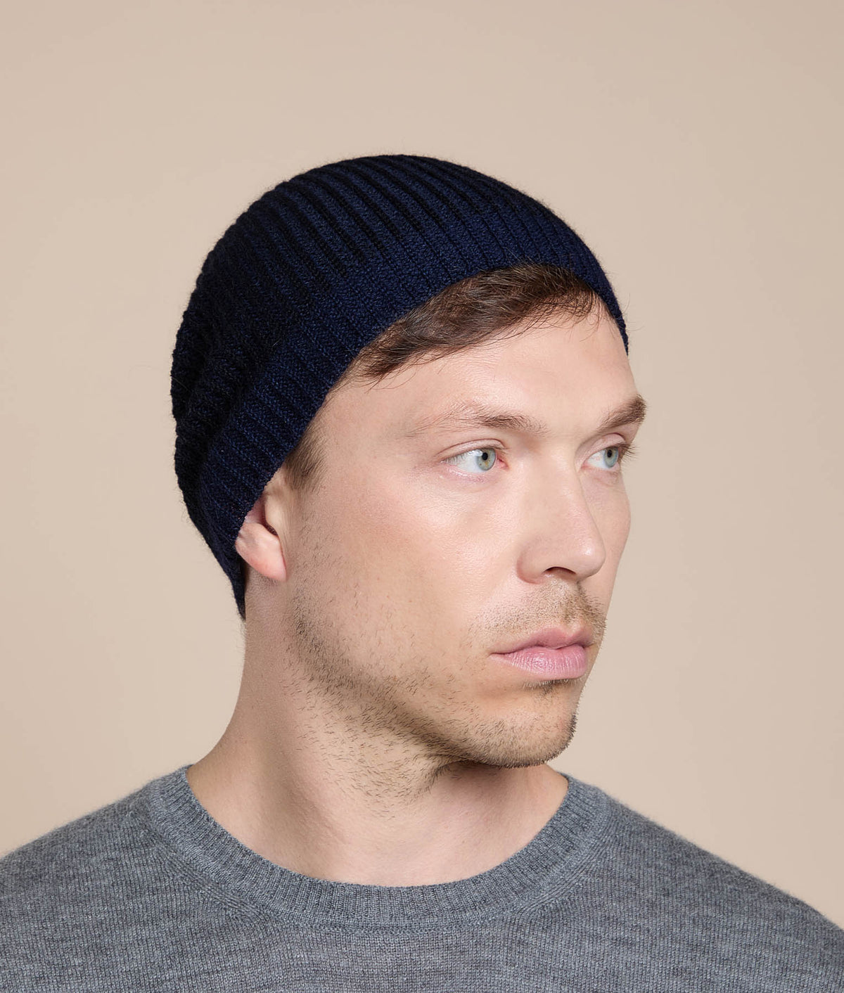 Gorro Reversible de Punto Acanalado