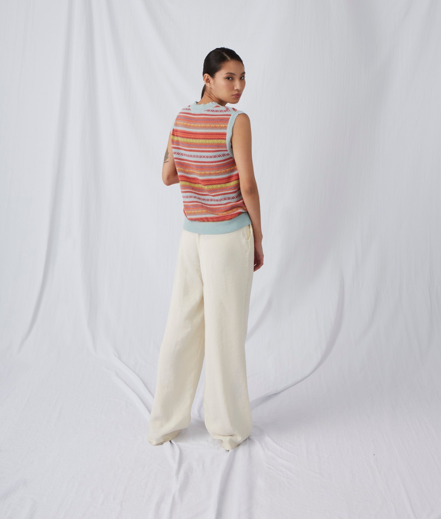 Chaleco Con Cuello En V De Rayas Jacquard - Resplandor Azul Y Naranja