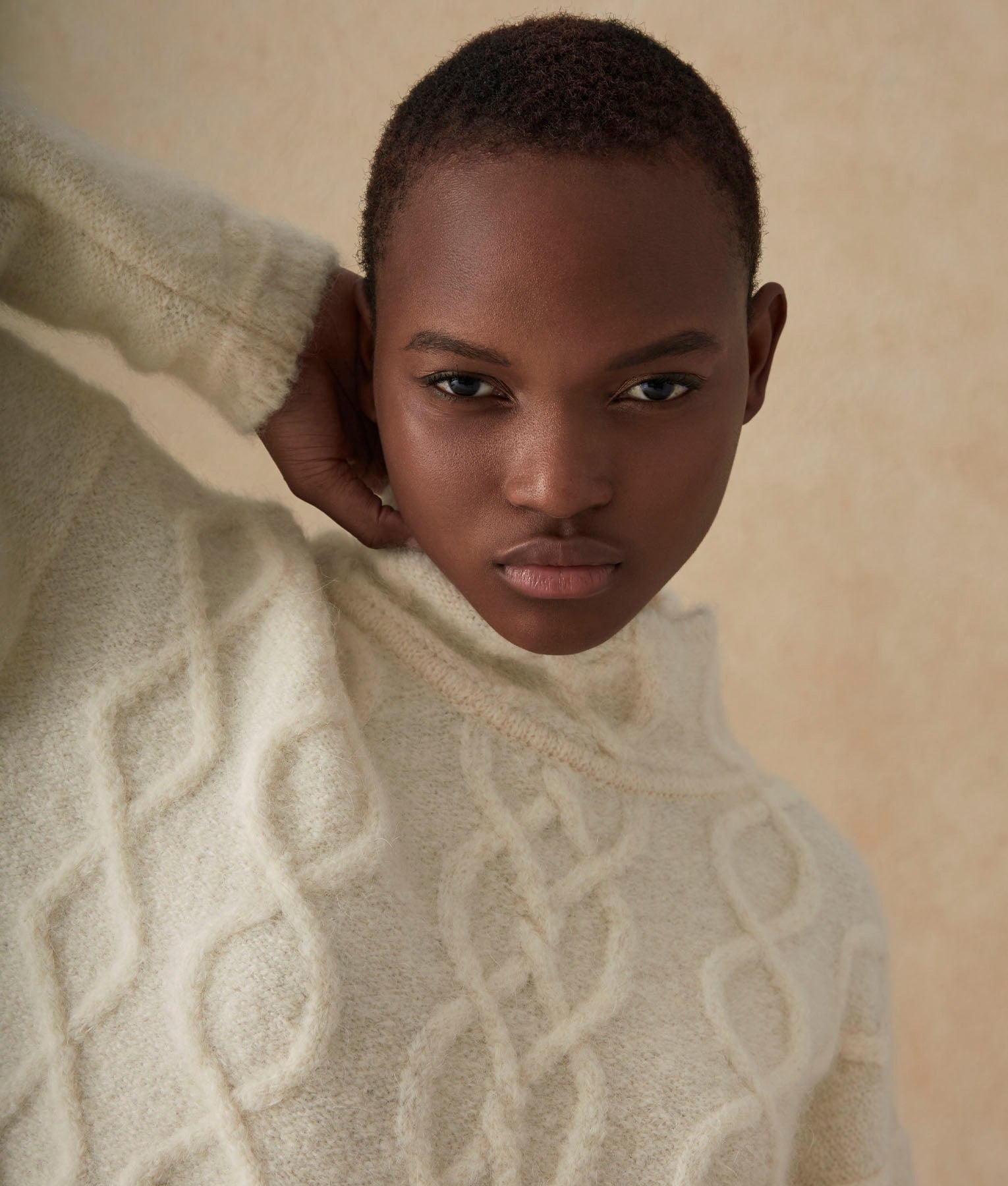 Chompa Cables Cuello Alto - Blanca Nieve