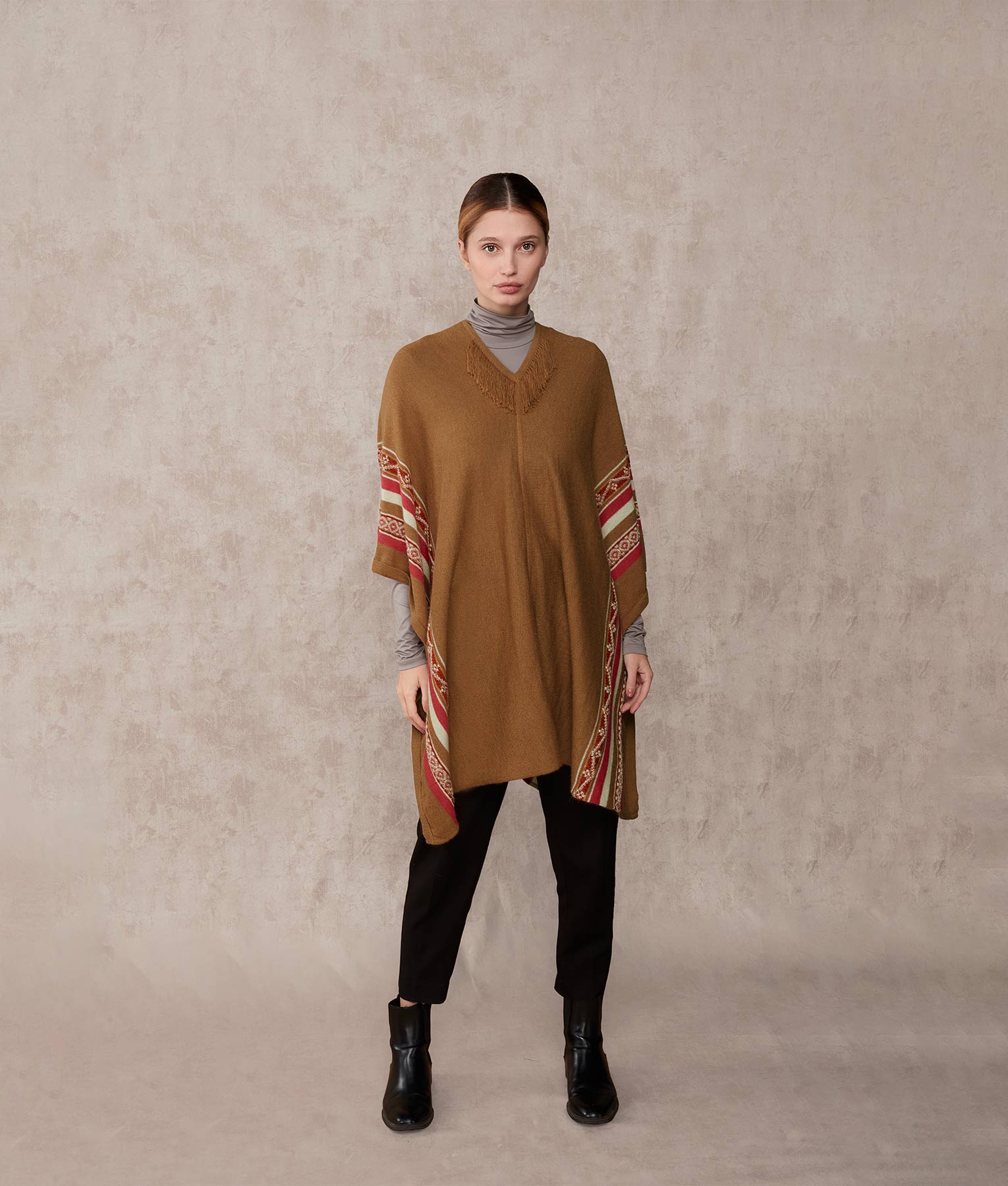 Poncho Con Flecos - Coco Tostado Con Flecos