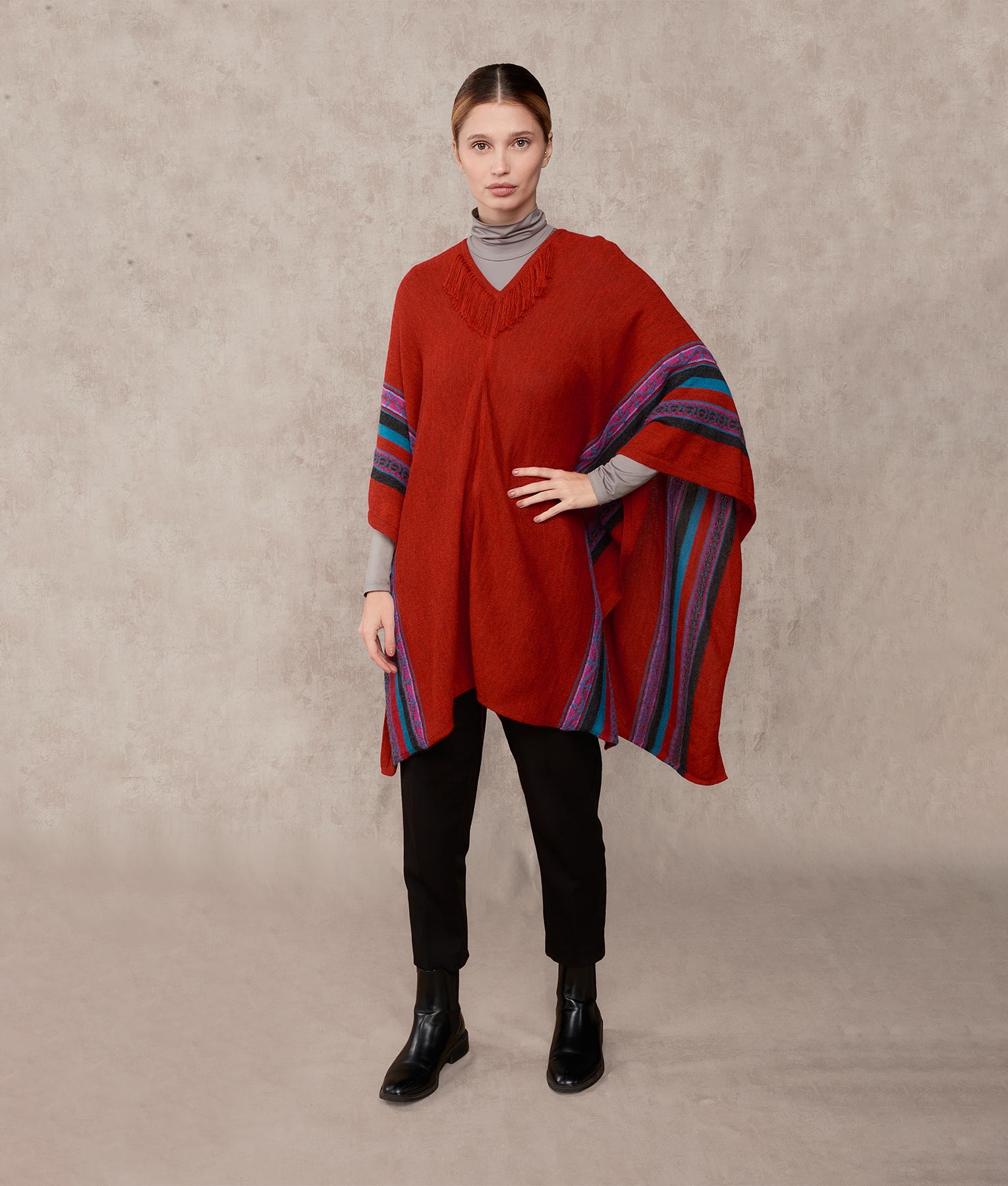 Poncho Con Flecos - Frambuesa Vino