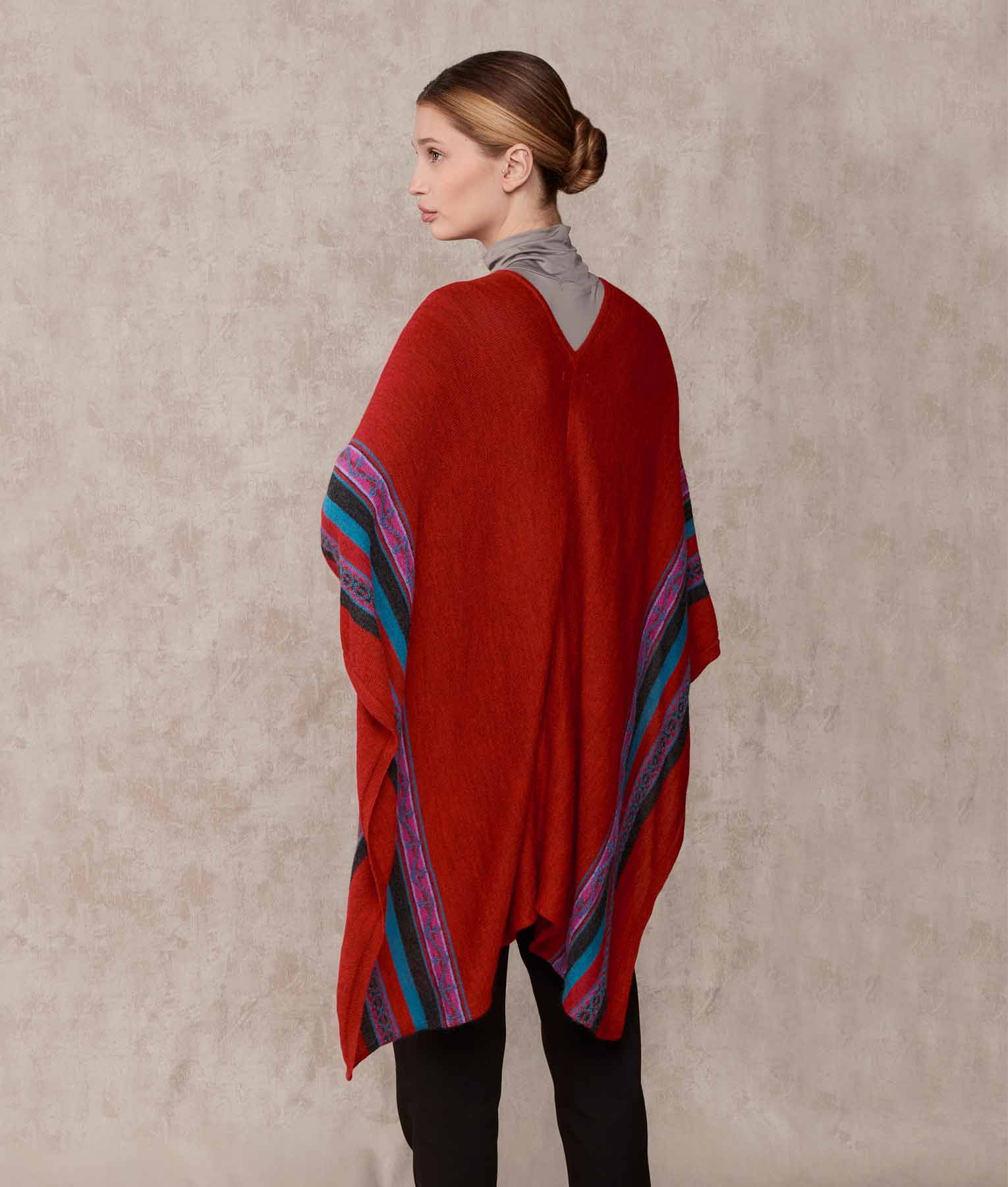 Poncho Con Flecos - Frambuesa Vino