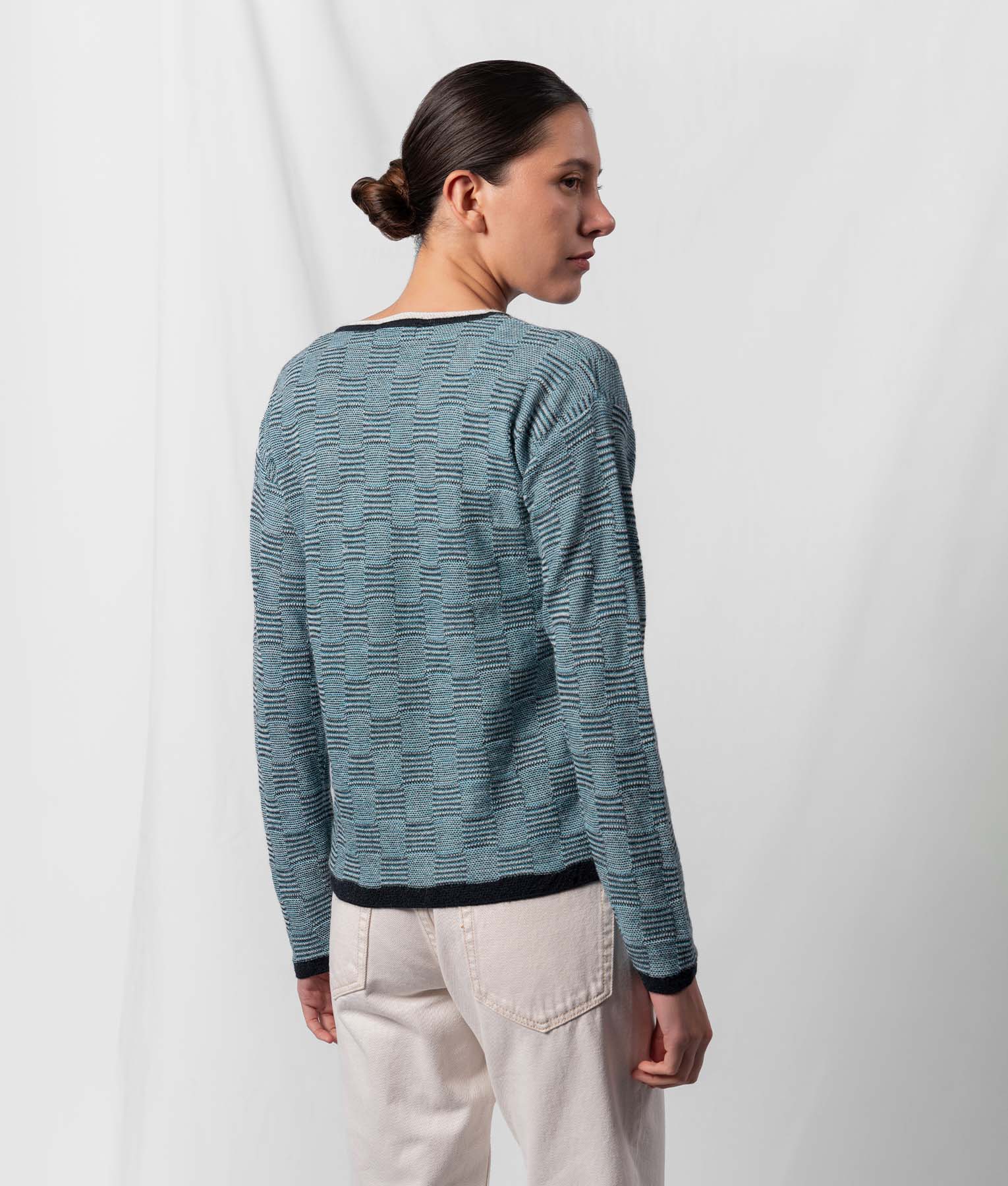 Chompa Jacquard Geometico - Azul Petróleo Y Negro