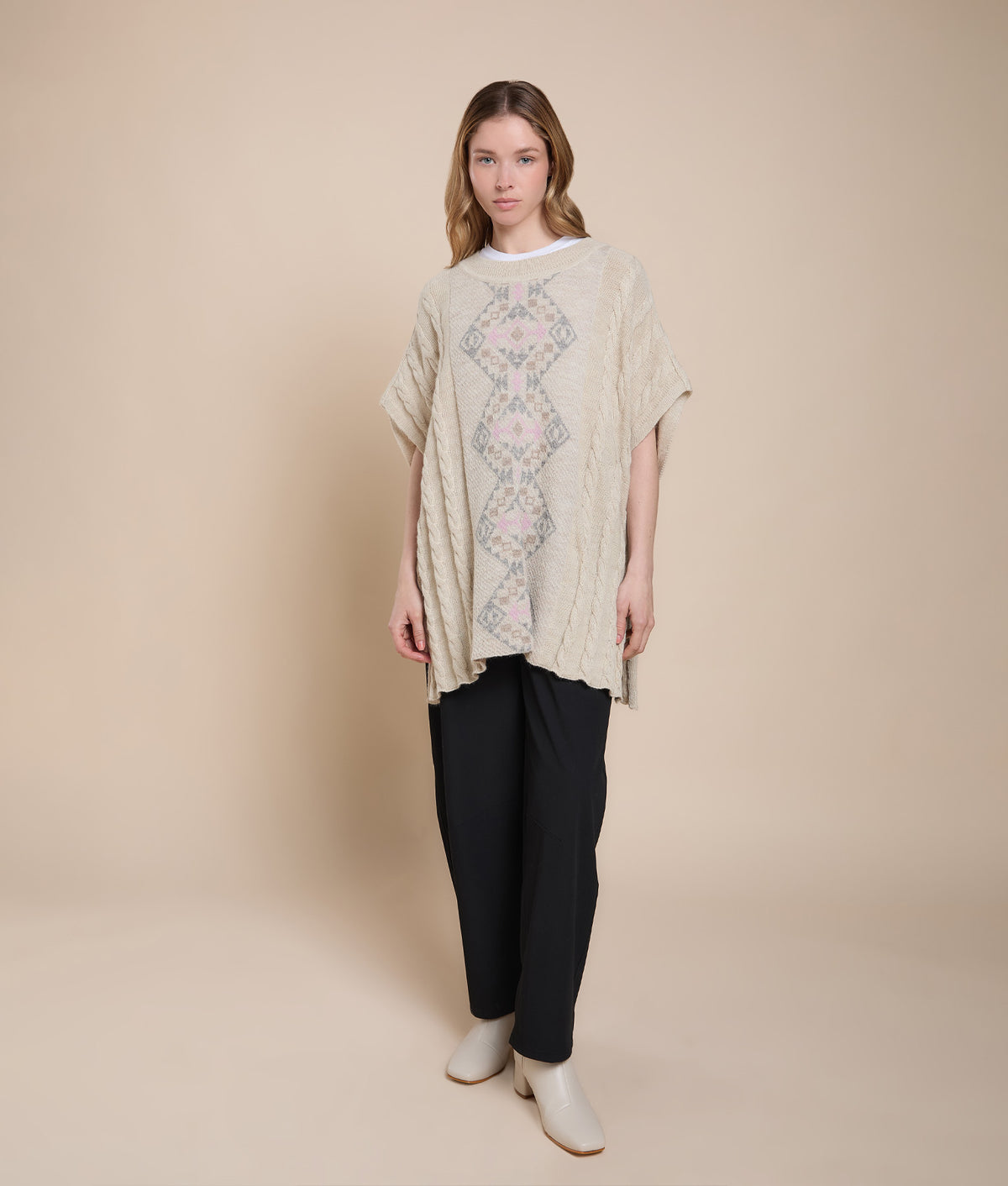 Poncho con Mangas de Trenzas y Texturas
