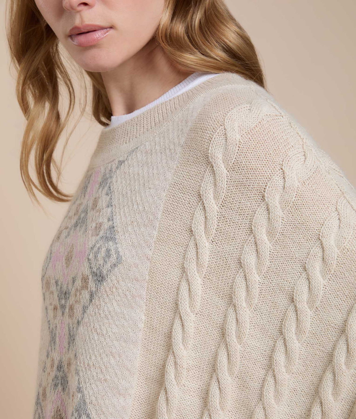 Poncho con Mangas de Trenzas y Texturas