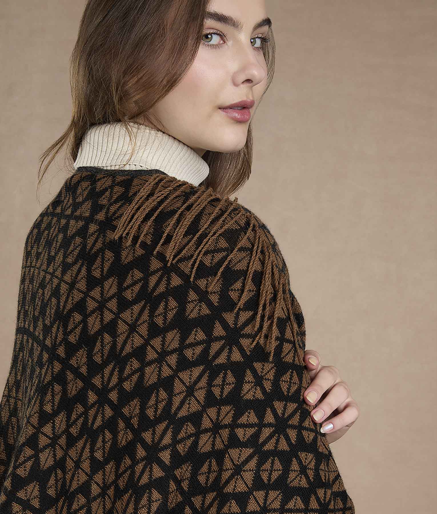 Capa geométrica de Baby Alpaca