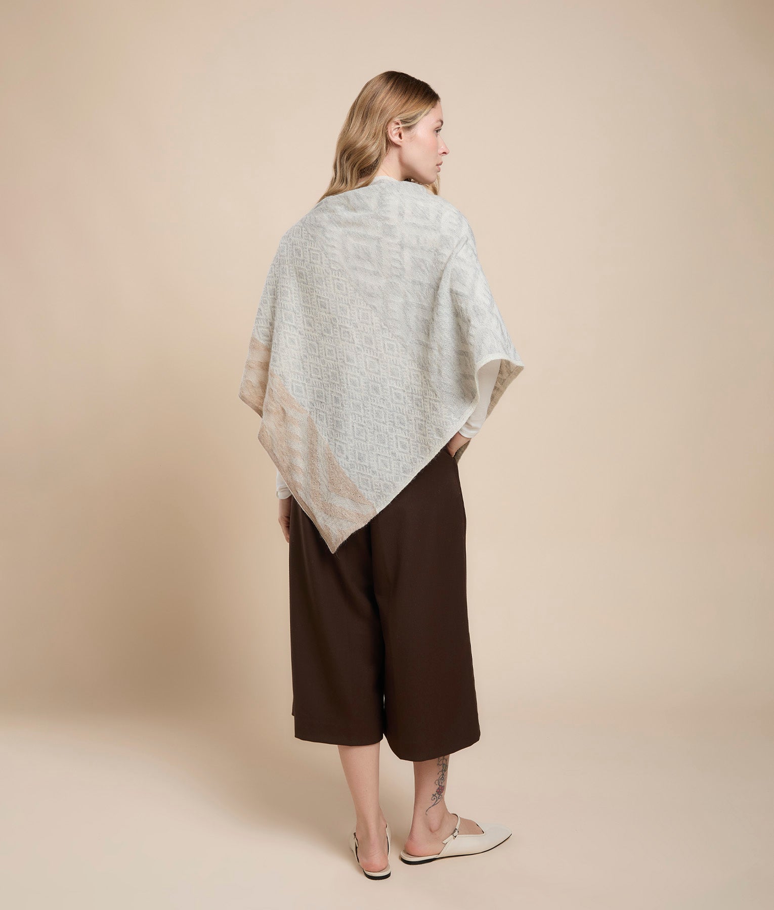 Poncho Jacquard Básico