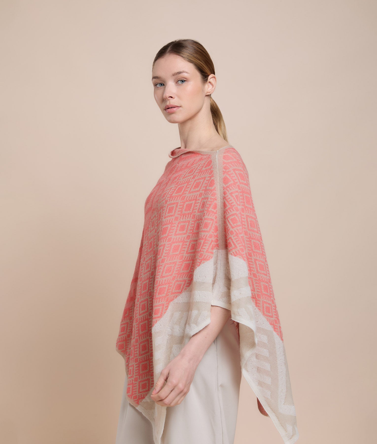 Poncho Jacquard Básico