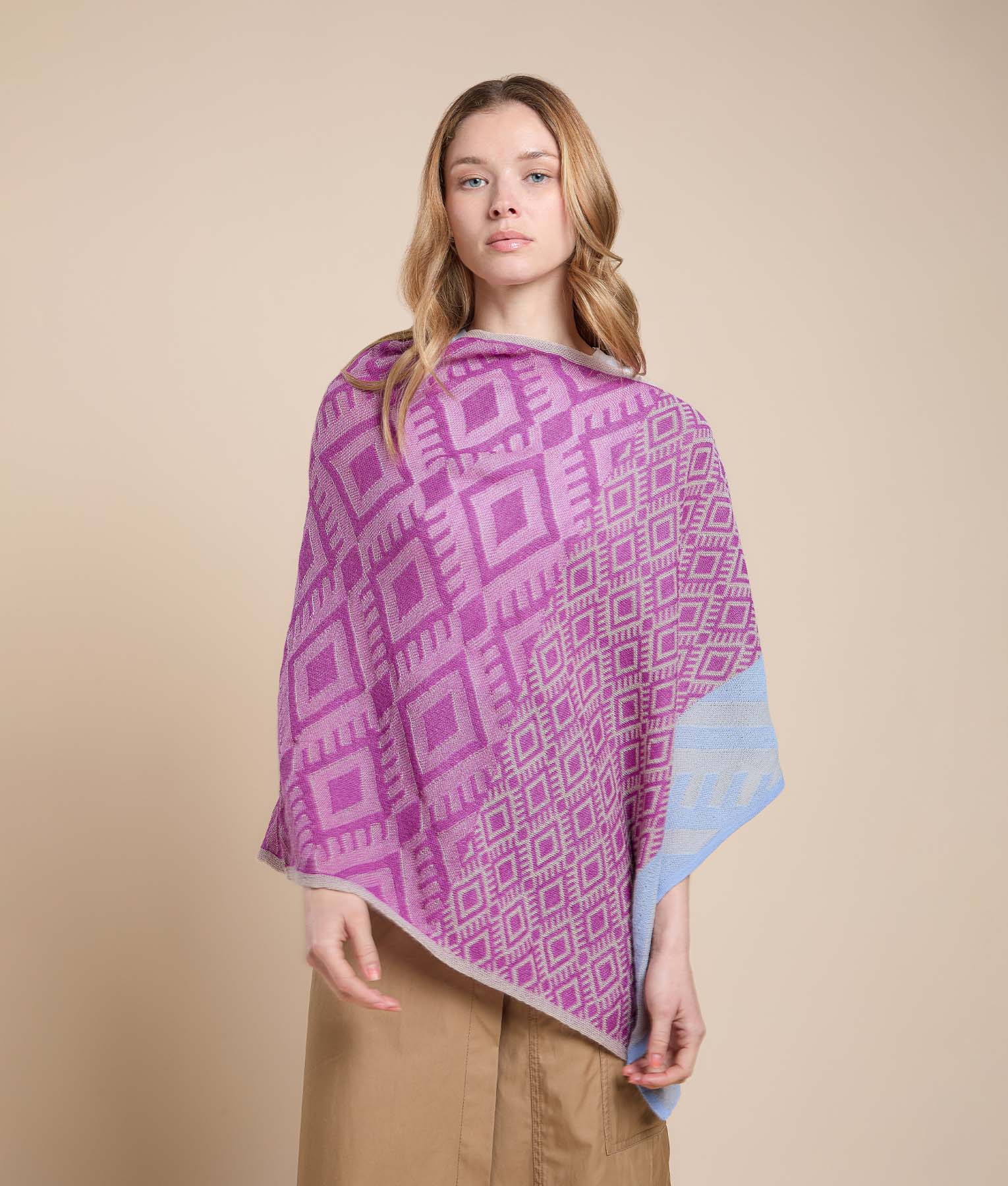 Poncho Jacquard Básico