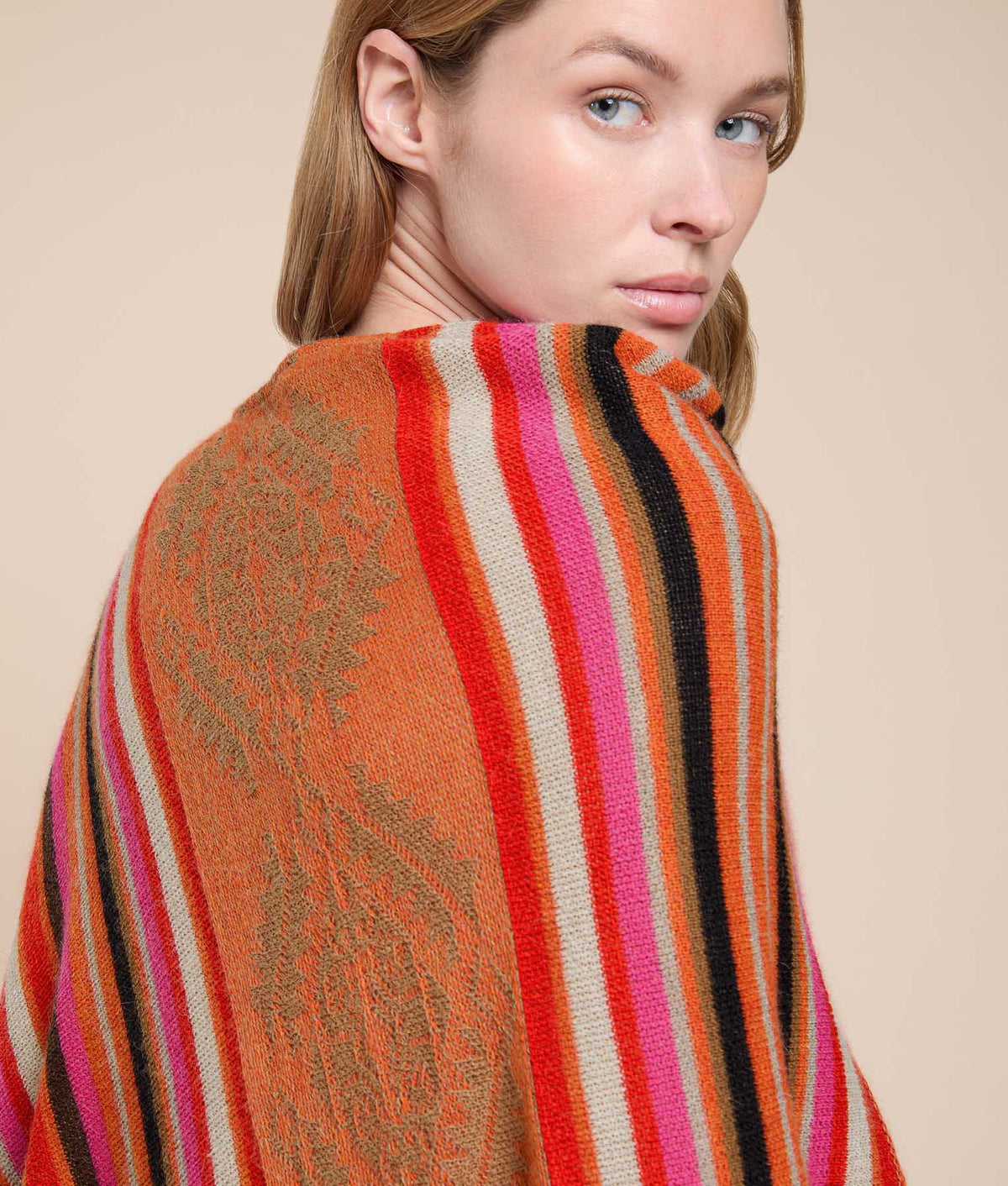 Poncho Jacquard de Líneas