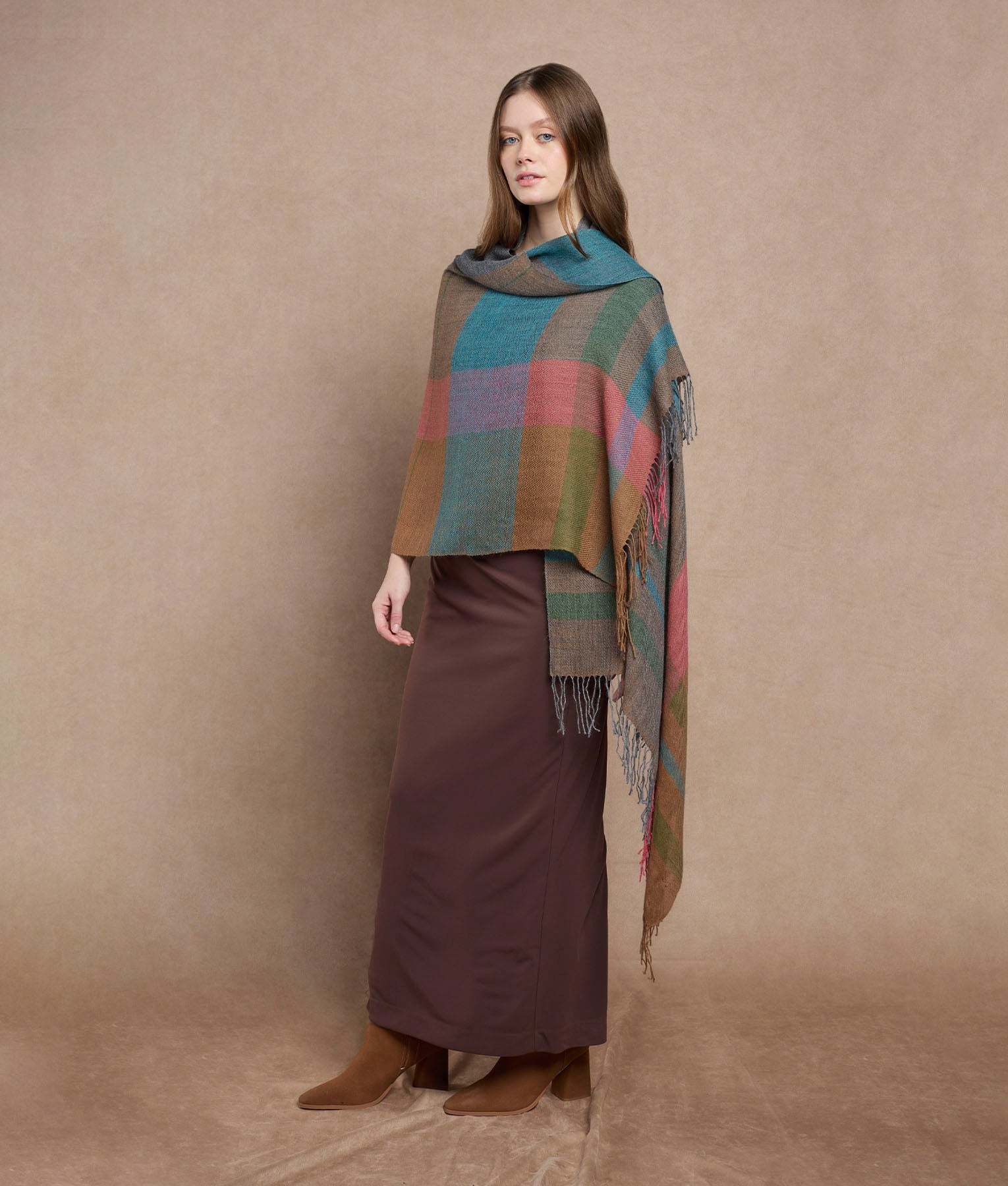 Estola Layered